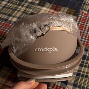 Crockpot Slow Cooker in Taupe - lunch size